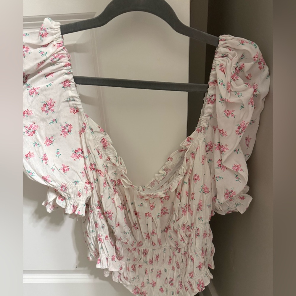 H and M Short Sleeve Floral Peplum Top